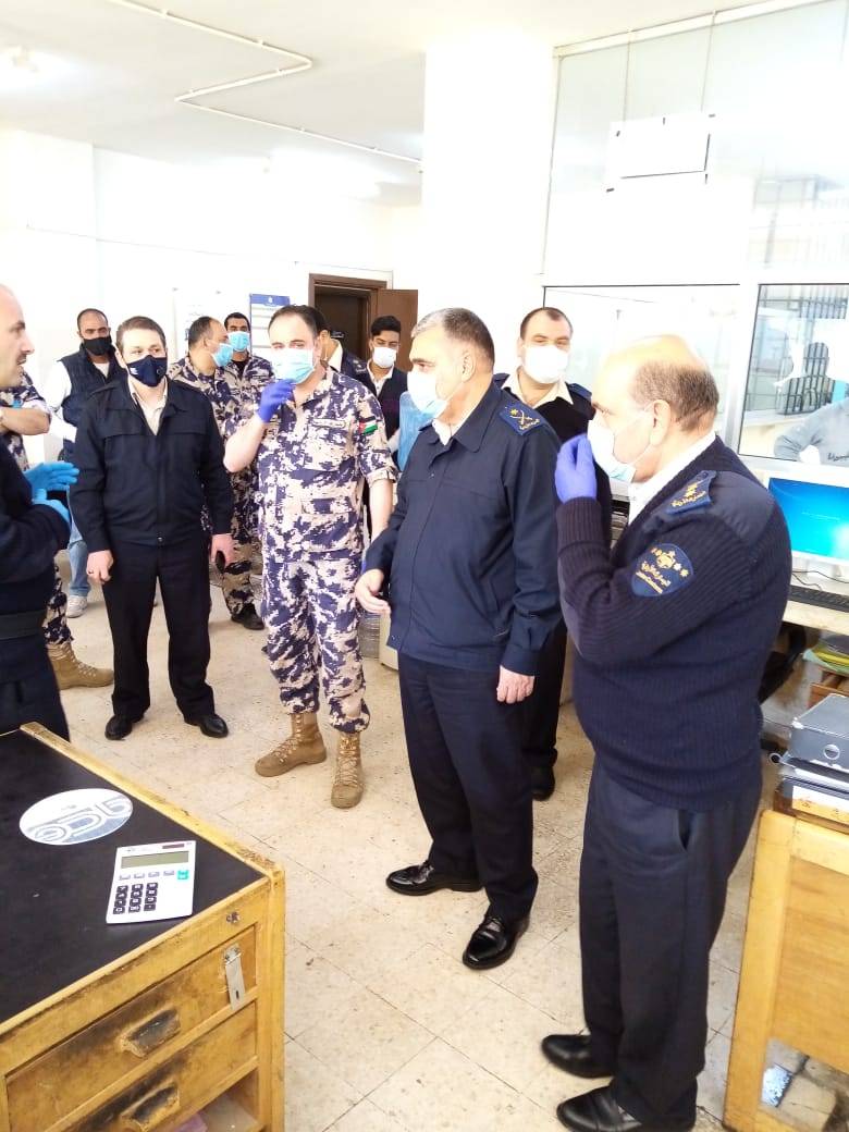 مدير عام الجمارك يطلع على اجراءات جمرك سحاب.