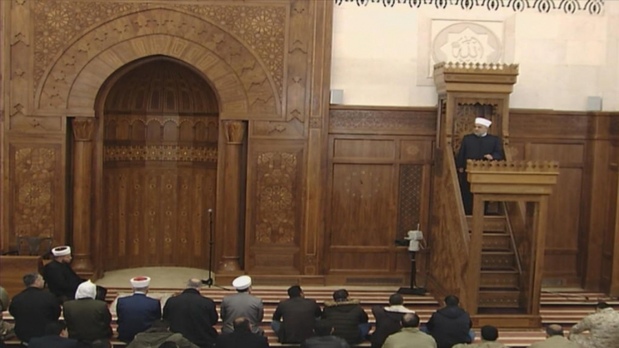 وزارة الأوقاف: صلاة وخطبة الجمعة في مسجد واحد