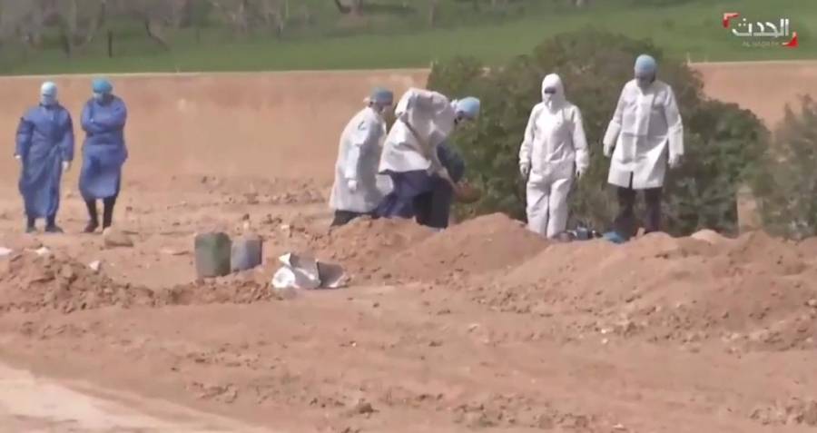 شاهد بالفيديو...هكذا دفنت المتوفاة الأردنية بفيروس كورونا