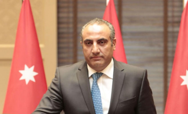 امين عمان يطالب بآلية لمنع الاكتظاظ بالسوق المركزي