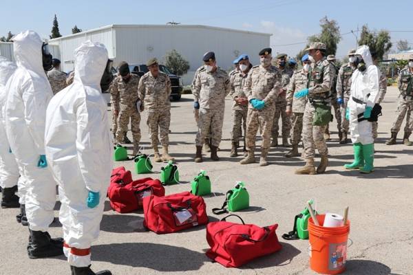 رئيس هيئة الأركان المشتركة يزور مديرية سلاح الهندسة الملكي ومستشفى الملكة علياء العسكري