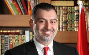 الفريق الوزاري لاستمرارية العمل يصدر الدليل الخاص  بالعاملين في قطاع البنوك ومحلات الصرافة