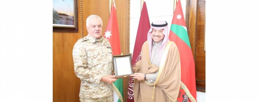 رئيس هيئة الأركان يستقبل السفير السعودي