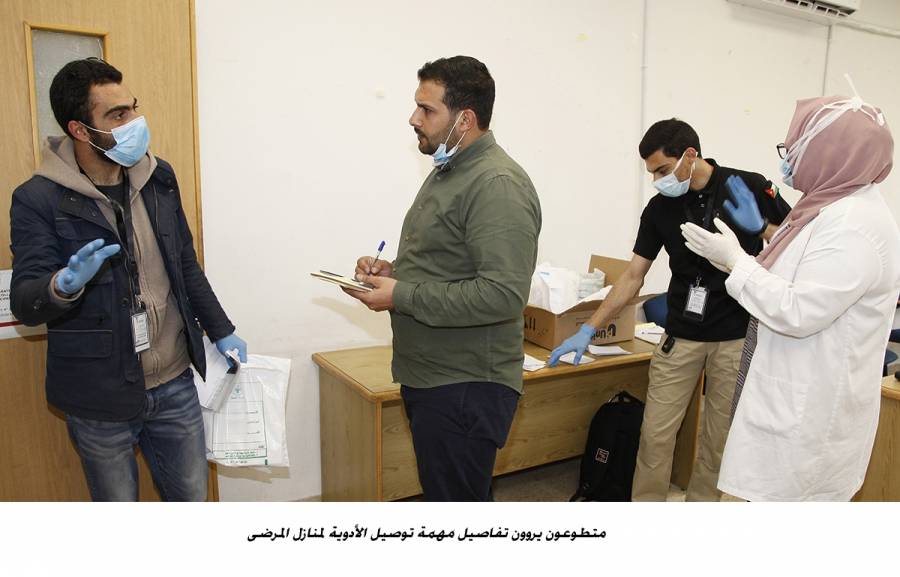 متطوعون يروون تفاصيل مَهمَة توصيل الأدوية لمنازل المرضى