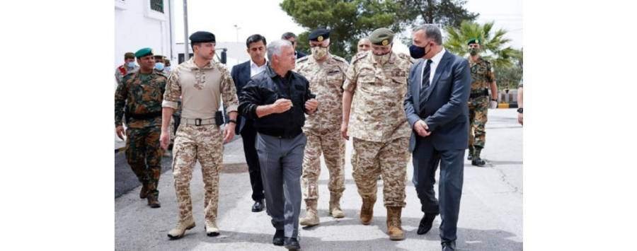 خبراء اقتصاديون يدعون للاعتماد على الذات واعادة ترتيب أولويات الاقتصاد الوطني