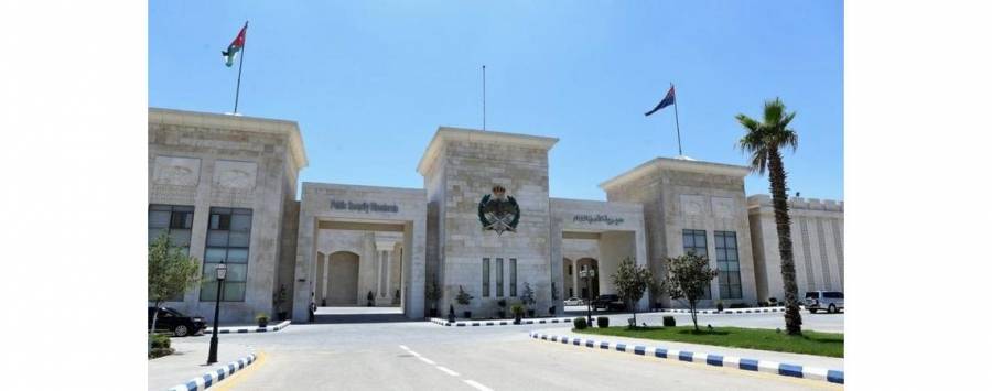 شهامة  نشمي أمن عام تمكنه من إعادة حقيبة سيدة تحوي اوراق ثبوتية ومبلغ مالي كبير