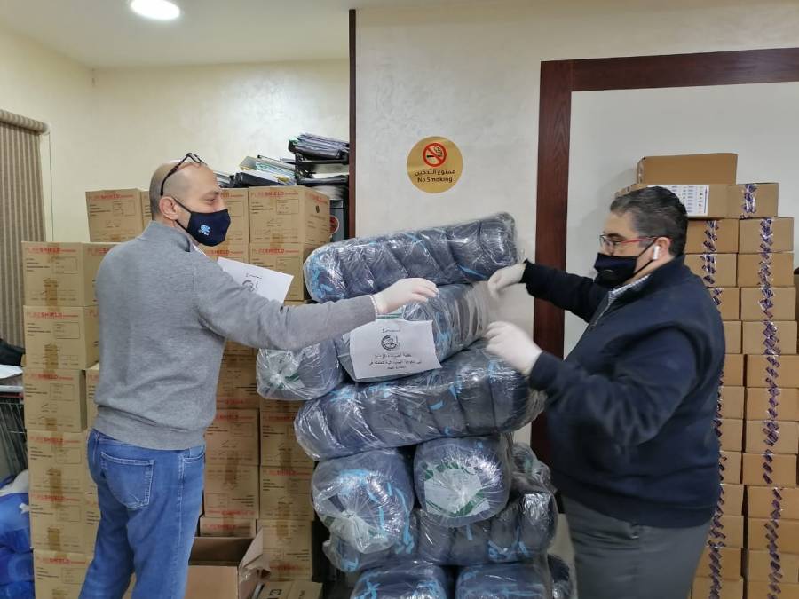 نقابة الصيادلة تتبرع بلوازم وقاية لصيادلة القطاع العام