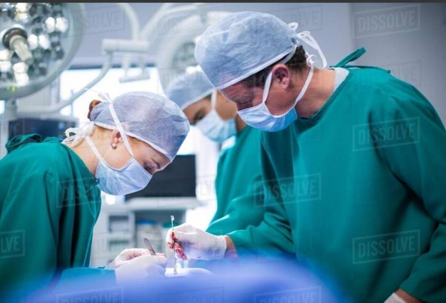 عملية ولادة قيصرية لمصابة بفيروس كورونا بمستشفى الملك المؤسس