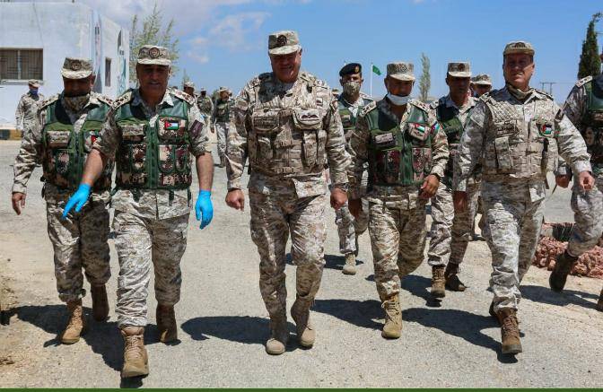 رئيس هيئة الأركان يزور قيادة المنطقة العسكرية الجنوبية  ... صور