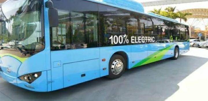 موظفو وزارة النقل يتبرعون بثلاثين ألف دينار لحساب الخير