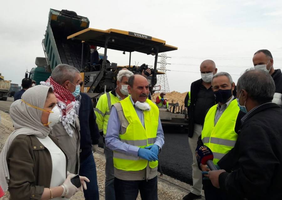 العموش: إستئناف العمل في الطريق الصحراوي تحفيز لقطاع المقاولات