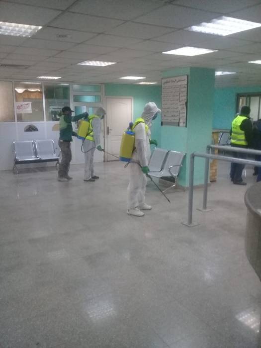 بلدية الرمثا الكبرى تواصل اعمالها في تعقيم مستشفى الرمثا الحكومي.. صور وفيديو