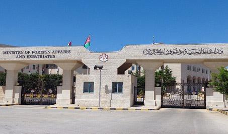 10,000 Jordanian students abroad registered to return on first day of application — Foreign Ministry