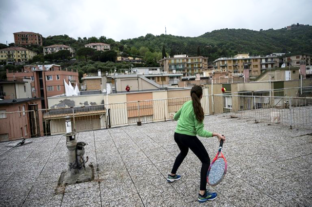 Italys Conte vows to reopen schools in September