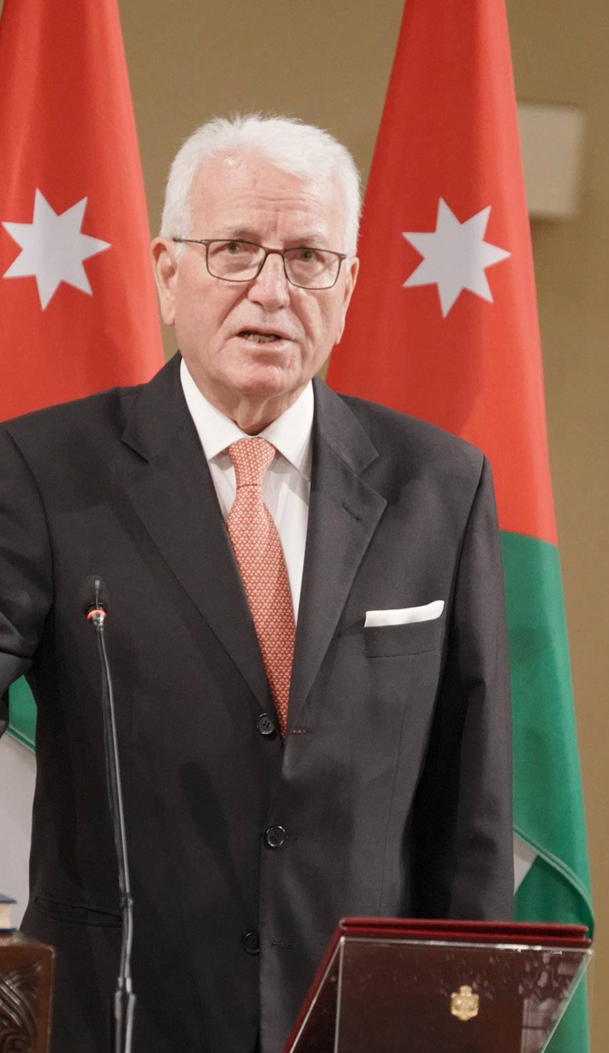 توق: اعتبار الطلبة المرشحين للمنح والقروض الداخلية مسددين لرسوم الفصلين الثاني والصيفي