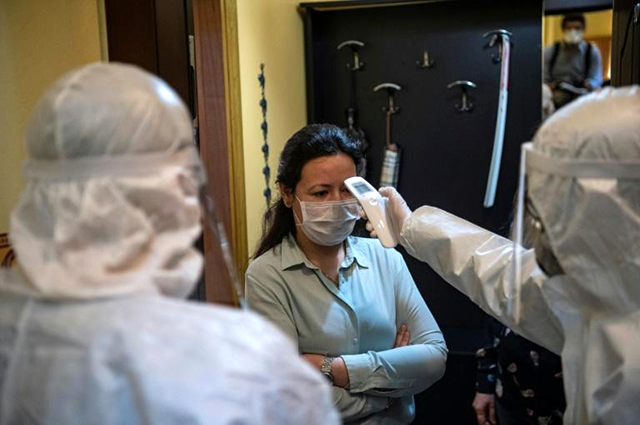 Turkish doctors turn detectives to track virus