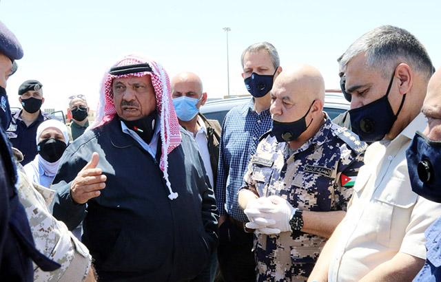 Ministerial delegation visits Omari crossing, Hammad outlines new safety measures