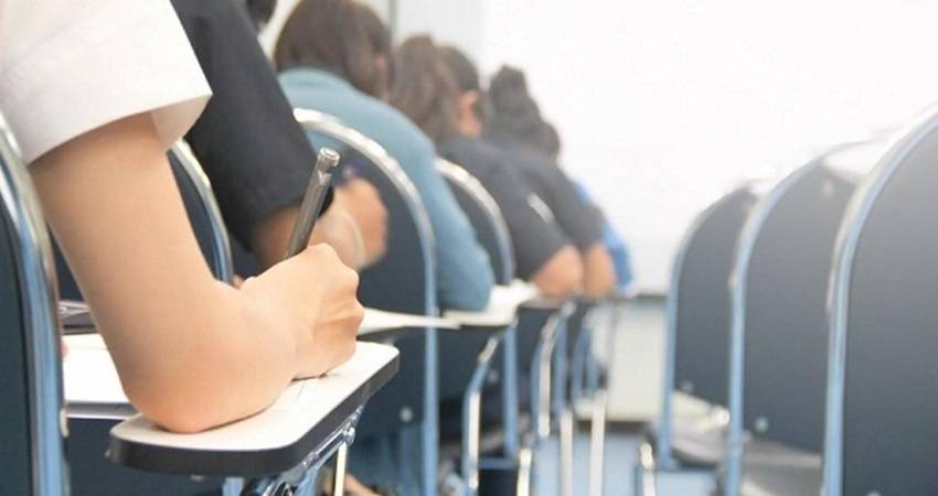 التربية: تسليم بطاقات جلوس التوجيهي بعد عطلة العيد