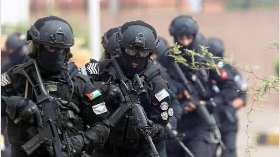 اصابة ضابط مخدرات بمداهمة في عمان والقبض على 3 أشخاص