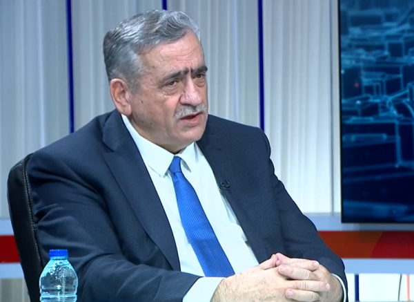 عبيدات :لجنة الأوبئة لم توصِ بفتح المساجد... فيديو