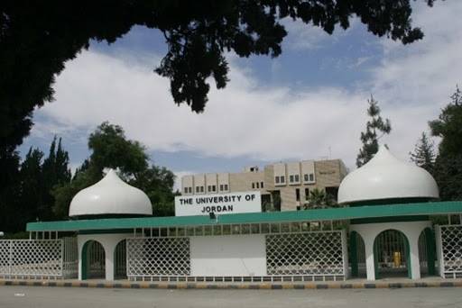 الجامعات الرسمية ترفض تخفيض الرسوم الجامعية