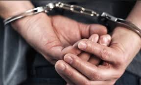 توقيف شخص اعتدى على طبيب أسنان بعيادته