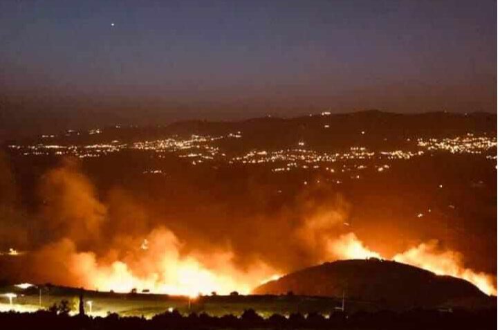 حريق يأتي على 2500 دونم في المصطبه جنوب جرش