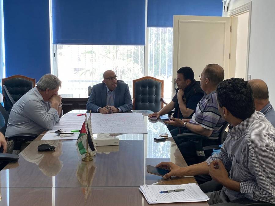 وزير المياه والري يقوم بزيارة مفاجئة لمياهنا بالعاصمة والزرقاء ‬