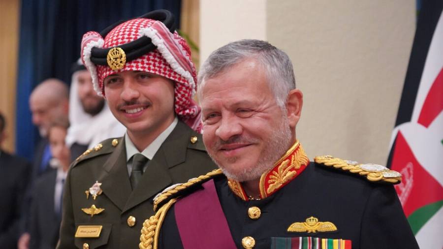 الملك وولي العهد يتلقيان برقيات تهنئة بمناسبة عيد الفطر