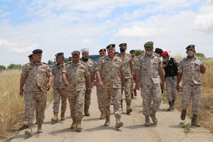 رئيس هيئة الاركان المشتركة يشارك نشامى القوات المسلحة فرحة عيد الفطر السعيد