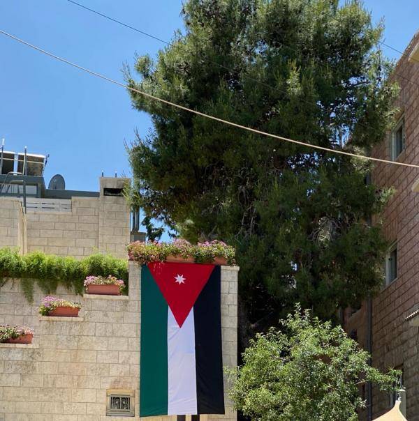 الرزاز: نقف اليوم وإلى الأبد صفّا واحدا لنحمي استقلال الأردن وهويته ومنعته ونحافظ عليه