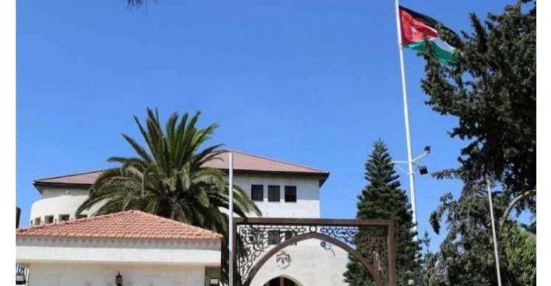 الحكومة توضّح بشأن دوام موظفي القطاعين العام والخاصّ غداً