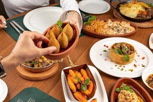 تخفيض أسعار الفنادق والمطاعم لتشجيع السياحة