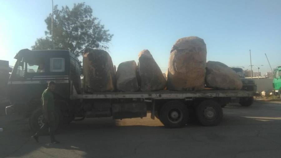 المياه: ضبط شاحنتين محملتين بالبازلت المستخرج بطريقة مخالفة في الهاشمية و الغويرية