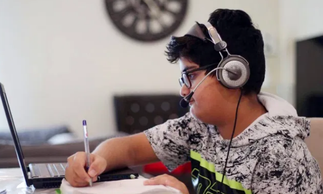 انطلاق الامتحانات المدرسية النهائية اليوم عبر منصة درسك