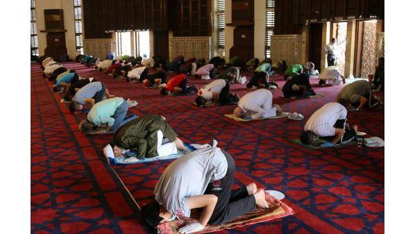 وزارة الأوقاف تعلن إغلاق المساجد تمهيدا لفتحها السبت