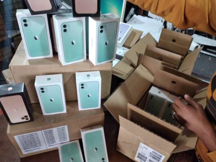 الجمارك تطلق حملات مكثفة لمكافحة التهريب... صور