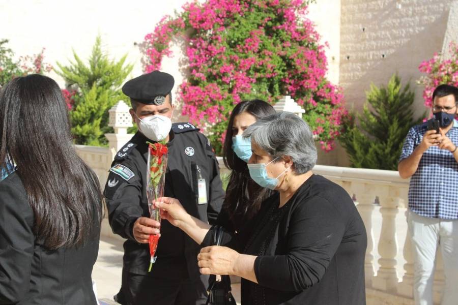 الأمن العام يساهم في تنظيم وتسهيل وصول ودخول المصلين من الاخوة المسيحيين للكنائس