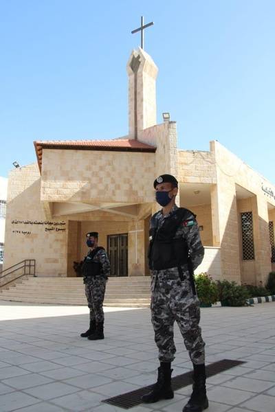 الكنائس في الأردن تفتح أبوابها أمام المصلين وسط إجراءات وقائية مشددة