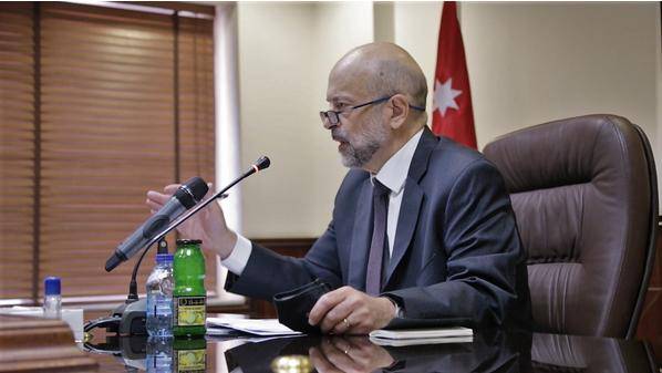 الرزاز : مكافحة الفساد وسيادة القانون من ابرز القضايا التي ركز عليها الملك امام مجلس الوزراء