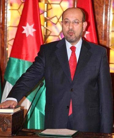 الوزير السابق تيسير الصمادي يوضح حيثيات انهاء خدمات مدير عام الاحصاءات