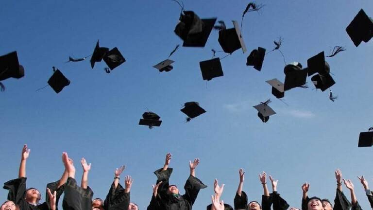 حفل التخرج من الجامعة سيكون افتراضيا