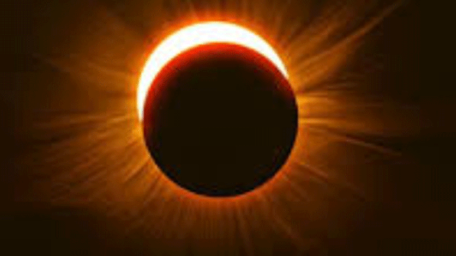 تفاصيل كسوف الشمس بمحافظات المملكة الأحد