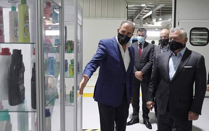 جلالة الملك يزور مجموعة العملاق الصناعية في محافظة المفرق