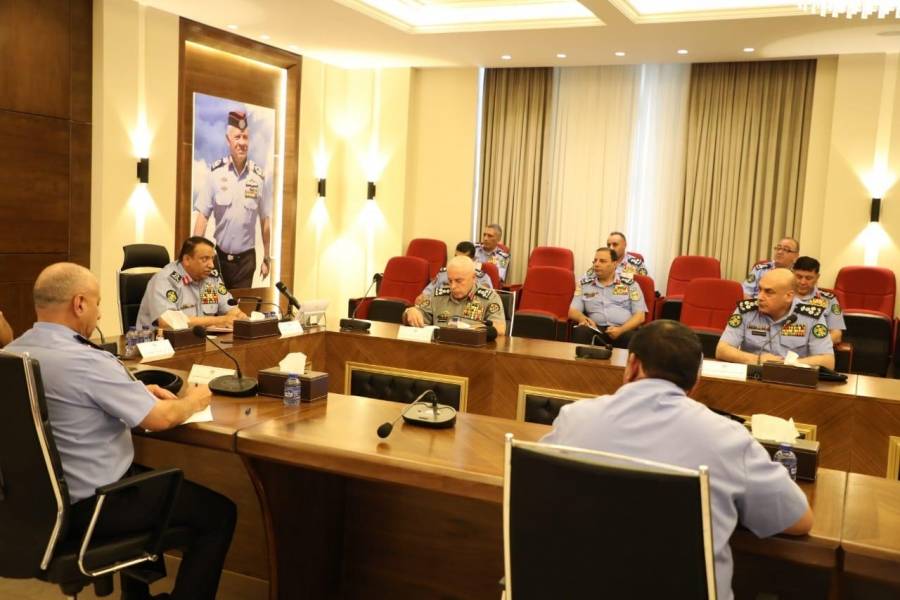 * اللواء الركن الحواتمة : خطة أمنية شاملة للثانوية العامة تراعي كافة المتغيرات الصحية والإنسانية خلال الظروف الاستثنائية التي تمر بها المملكة في مواجهة فيروس كورونا.