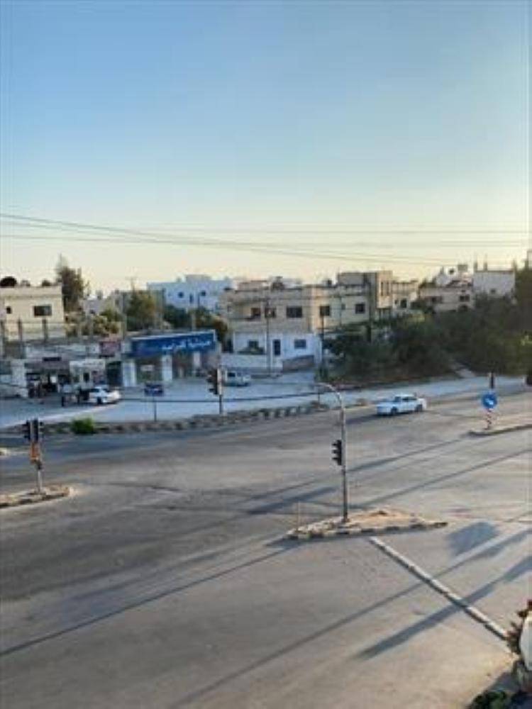 تعطل اشارة كفر اسد لانتهاء عطاء الصيانة