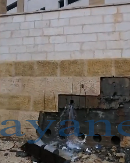 بالصور .. مياه الصرف الصحي لمستشفى السلط الحكومي تداهم المنازل المجاورة لها .. و الأهالي يناشدون