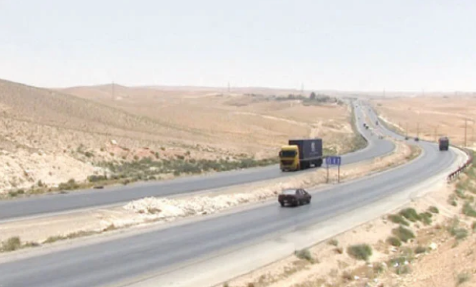 إجراءات مشددة تنتظر الشاحنات و”الصهاريج الخطرة” على الطريق الصحراوي