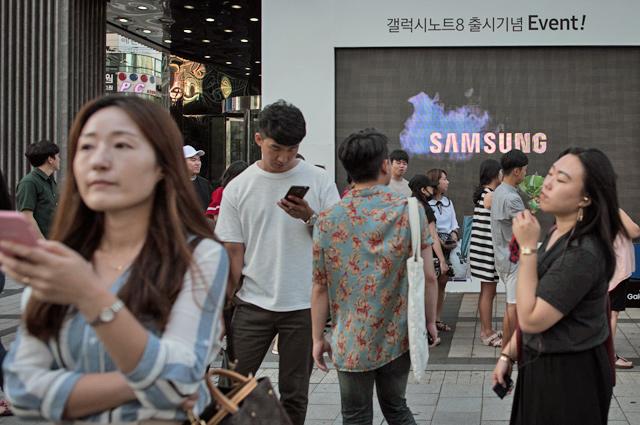 Samsung Electronics forecasts profits jump despite virus