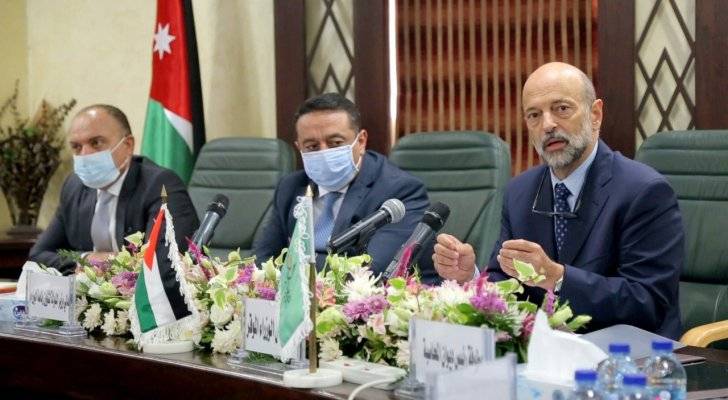 الرزاز يؤكد دعم الحكومة الكامل للأجهزة الرقابية لمحاربة الفساد المالي والإداري (صور)